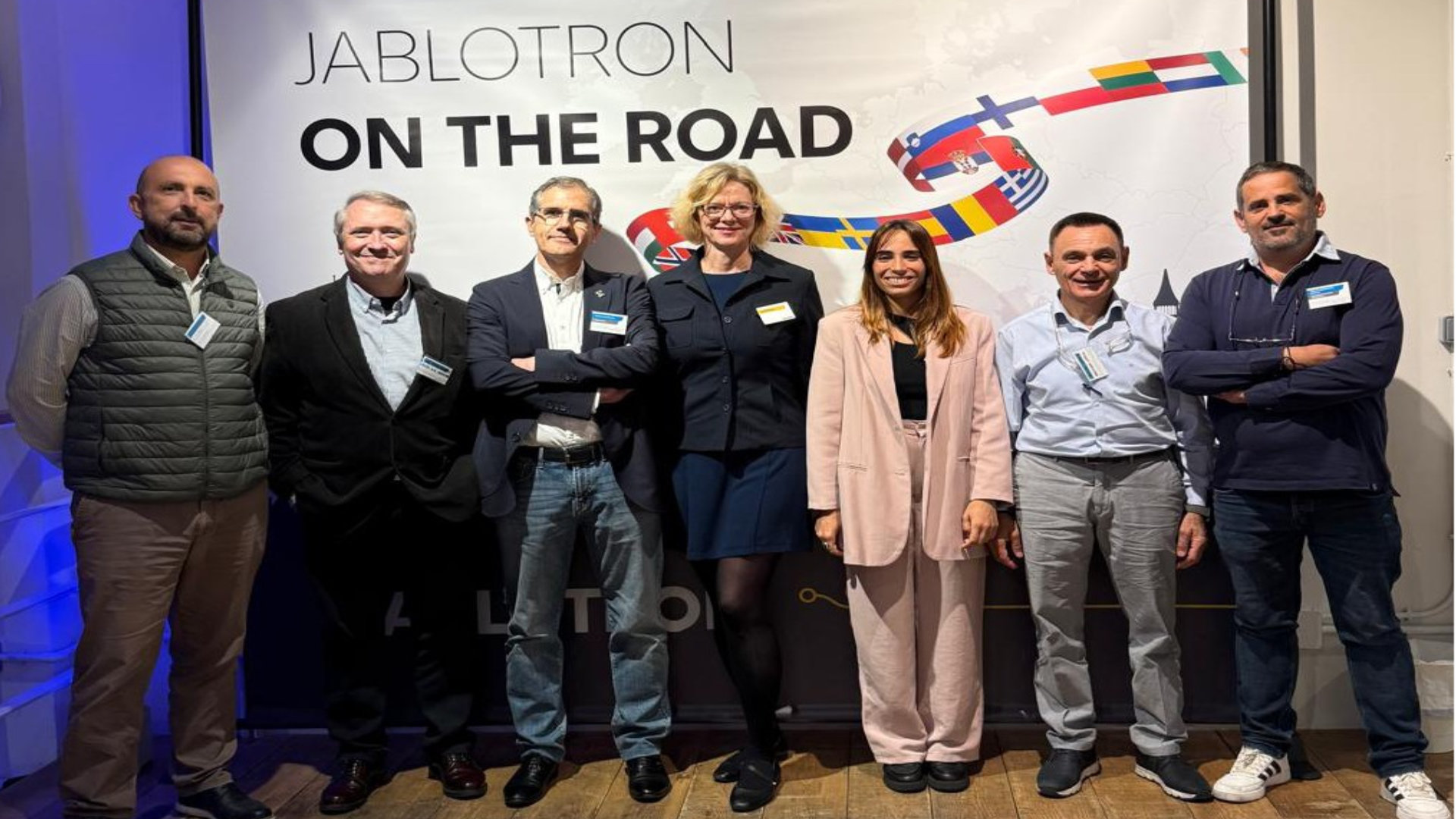 FOTO-ENCUENTRO-JABLOTRON-2.jpg
